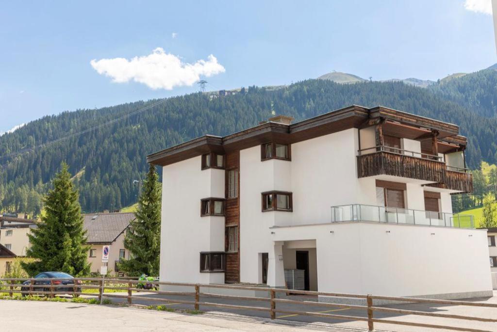 Agrimonia - Moebilierte Mit Balkon Apartment Davos